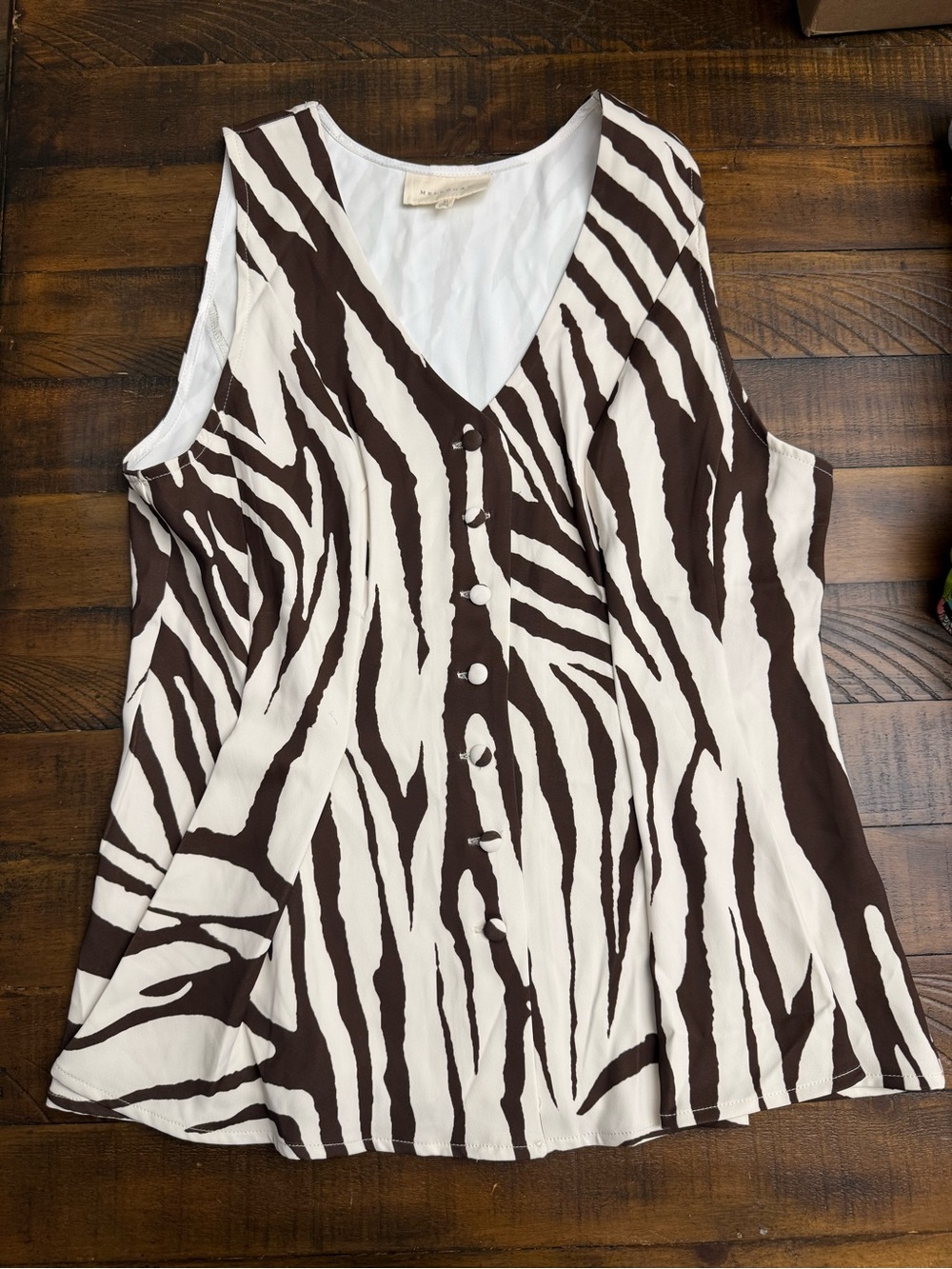 MELLODAY Brown & White Zebra-Print Button Front Tank